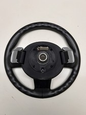 Verschiedene Ersatzteile für