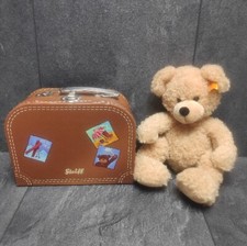 STEIFF® 111471 - Teddybär Fynn Beige "Knopf Im Ohr" 28 cm, Mit Koffer Teddy Bär