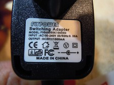 Flypower Switching Adapter Netzteil Stromkabel AC 100-240V - DC 5V 1000mA