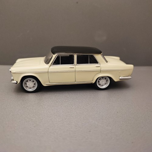 Fiat 2300 creme schwarz - 2300, creme/schwarz