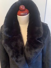 Eleganter Esprit Mantel schwarz Kunstpelz Gr. S /36 mit Reverskragen neu
