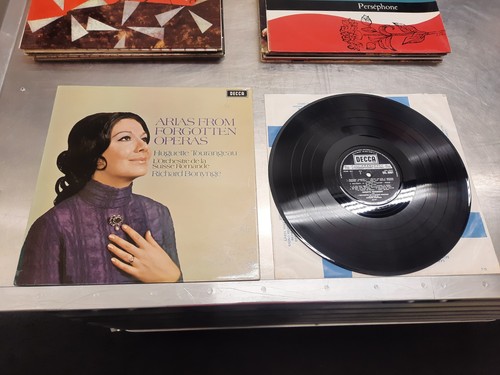 Near mint huguette tourangeau - mint,