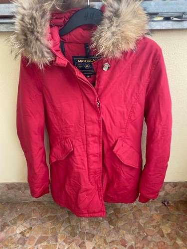 Rote winterjacke mit echtfell - mit,