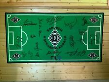 Teppich "Spielfeld" mit Unterschriften 80er Jahre Borussia Mönchengladbach