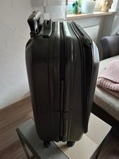 Geräumiger kleiner Trolley  von Stratic 4 Rollen