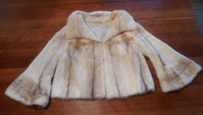 schöne kurze, helle Nerzjacke