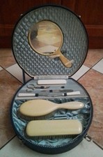 PEDIKÜRE SET, CA. 65 JAHRE ALT, WURDE NIE BENUTZT