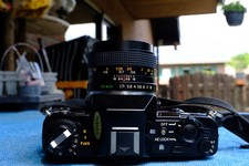 ZEISS CONTAX 137 QUARTZ  MIT  ZEISS PLANAR  OBJEKTIV  1:1,7   50 MM  SEHR GUT