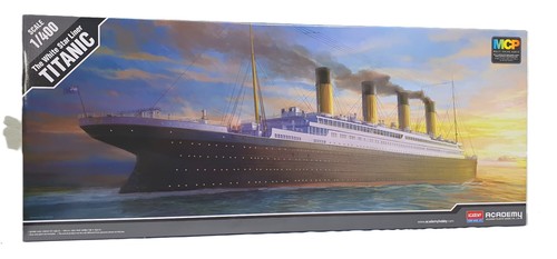Academy 400 titanic - 1:400, the
