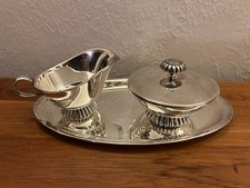 Milch & Zucker Set auf ovalem