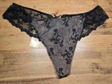 LUXUS PUR: LISE CHARMEL String