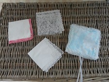 3 weiße Spitzentaschentücher