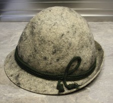 Grauer Wanderhut Deutscher