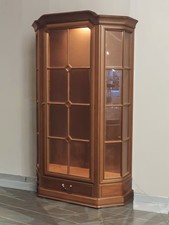 hochwertiger Vitrinenschrank