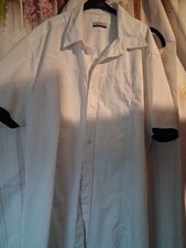 Weißes Hemd mit Drachenmotiv