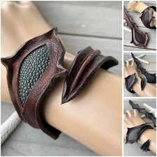 Armreif Armband Lederarmband braun schwarz Stingray Stachelrochen Leder gepunzt