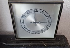 Große Art Deco Tischuhr