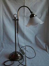 Schöne Tischleuchte mit