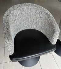 Drei Designer Wohn/Esszimmerstühle, voll drehbar mit Rückstellautomatik.