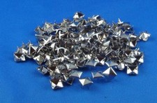 100 Ziernieten 8mm x 8mm silber Pyramidennieten Gothik Punk Nieten waschbar