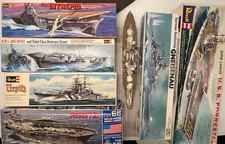 Gruppe alte Modellbau Kriegsschiffe Kunststoff Sammlerstücke