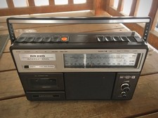 Grundig RR 220 •