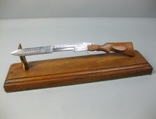 Brieföffner in Gewehrform