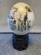 Echtes Straußenei bemalt mit