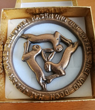 Drei Hasen Plakette / Bronze 