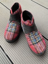 traumhaft schöne Rundholz Schuhe Kariert, Hingucker mit dicker Sohle