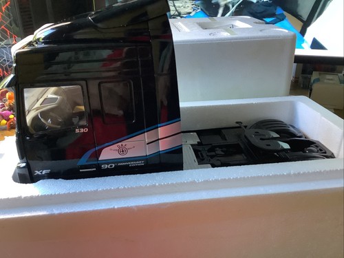 Premium classixxs daf xf - 1:18,