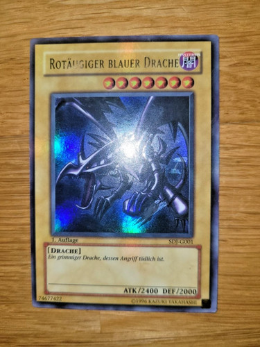 Rotäugiger schwarzer drache - rotäugiger,