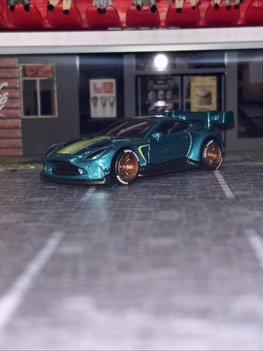 Hot wheels aston - hot,