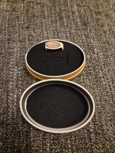 Fossil dose metalldose - fossil,