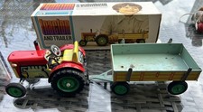 ZETOR Traktor mit Anhänger