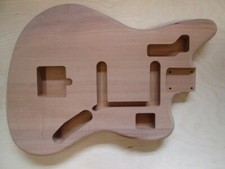 Jaguar Gitarren Korpus Body Full scale aus Roterle 25,5" Mensur