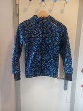 Softshelljacke Jungen 134/140 Blau Tarnmuster Daumenlöcher Kapuze