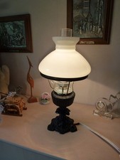 Vintage Tischlampe Elektrische Petroleumlampe Gusseisen  / Highboard Lampe