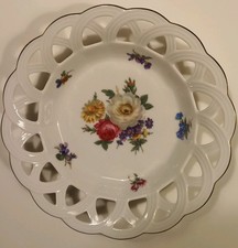 Tirschenreuth Porzellan, Durchbruchschale mit Goldrand und Blumenmuster