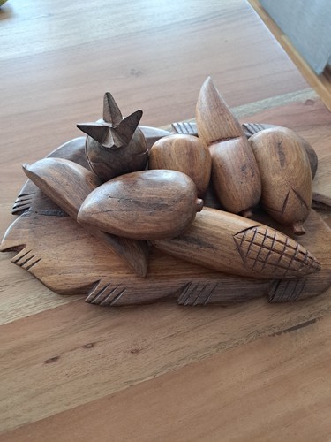 Holzobst mit blatt - holzobst,