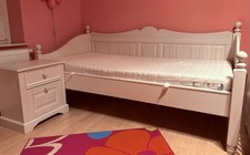 Bett mit Matratze und Lattenrost 90x200