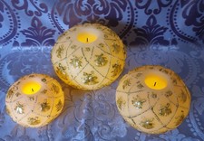 Elambia Echtwachskerzen Rustikal 3tlg.Rund Elfenb..3D.Glockendes.in Gold.Neu.OVP