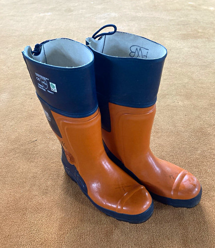 Schnittschutzstiefel