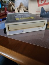 AppleCD 300 Plus (1994) – externes CD-ROM-Laufwerk für Vintage Macintosh