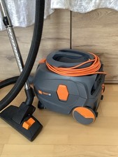 Taski Aero 8, Staubbsauger