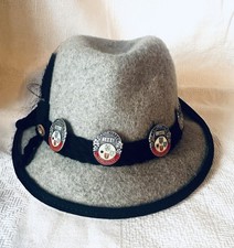 Trachtenhut mit Verschiedenen