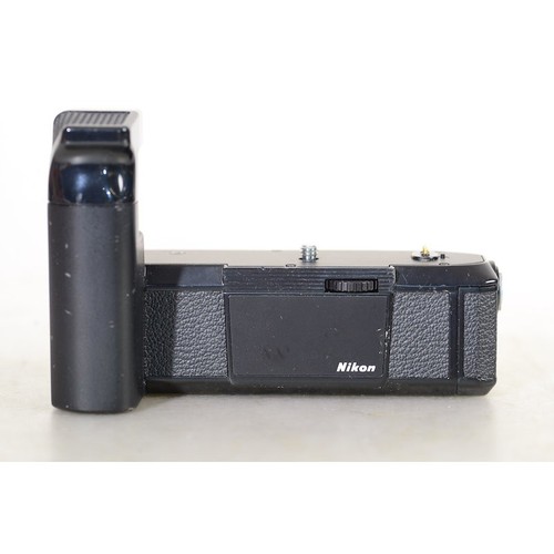 Nikon em motor - /,