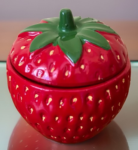 Vintage erdbeer marmeladendose - vintage,