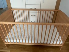 Verstellbares Baby/Kinderbett aus massiv Holz inkl. Zubehör -mitwachsend 70x140