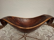 Dekorative Holzschale in Form